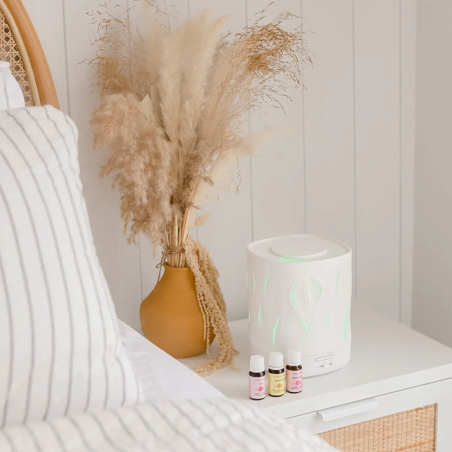 Aroma-Cloud Humidifier Diffuser   Lemon Oil