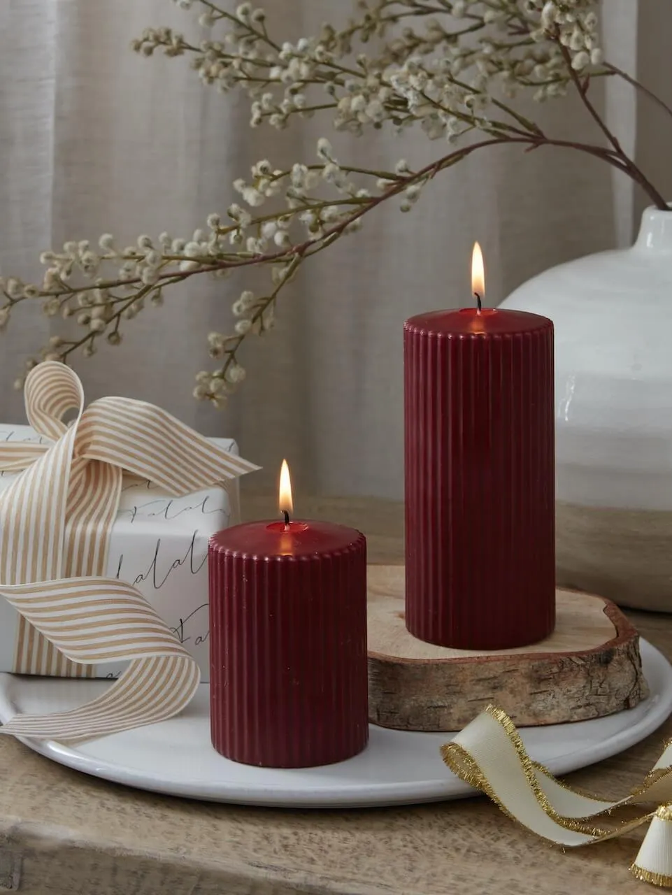 Set of 2 Burgundy Ribbed Pillar Candles